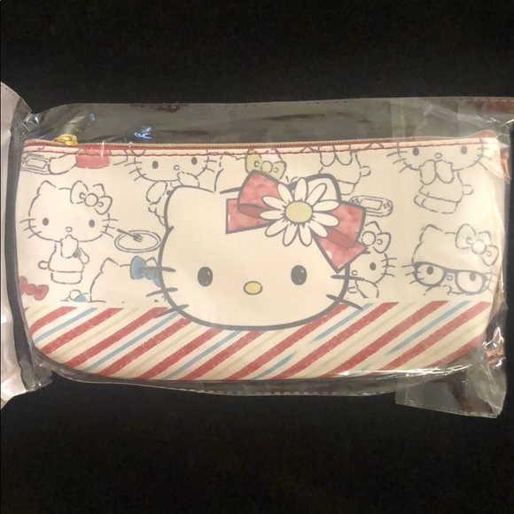 Hello Kitty - Picture 4 of 6